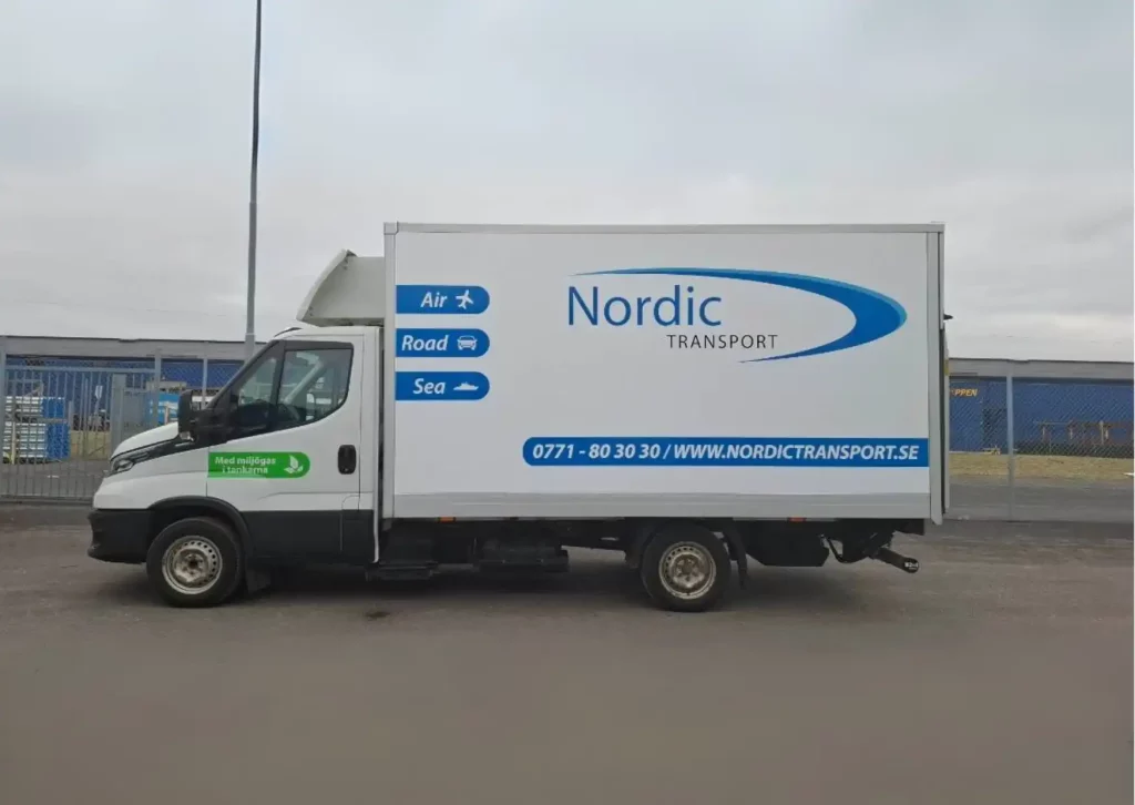 Vad är skillnaden mellan expressleverans och standardleverans?